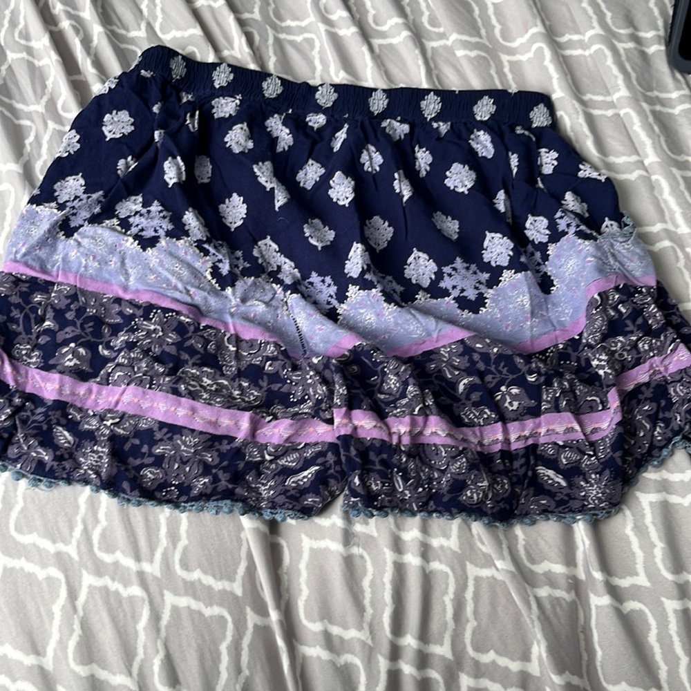 SHORTS WITH POCKETS
